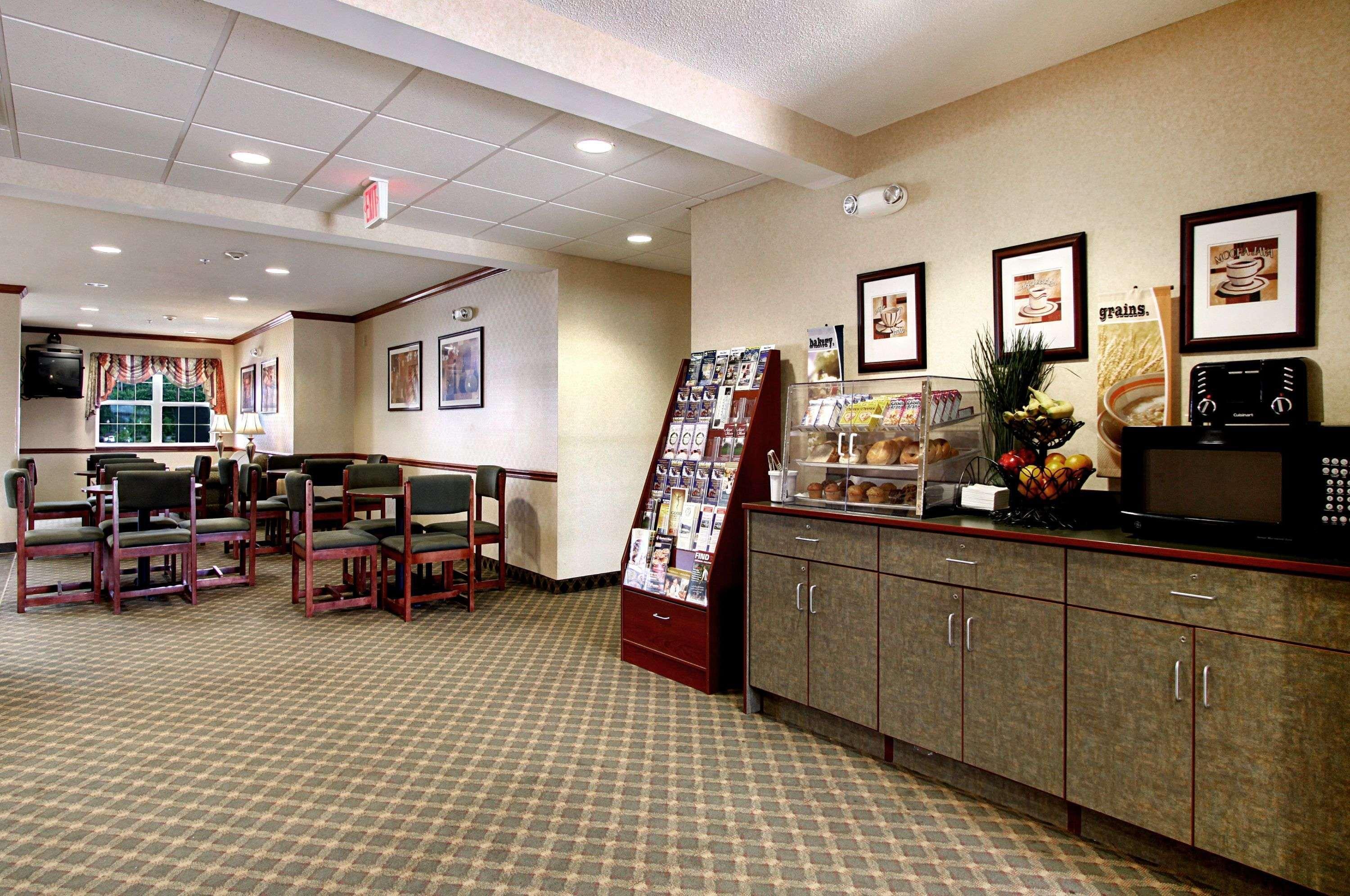 Microtel Inn & Suites By Wyndham Bridgeport Restaurant photo